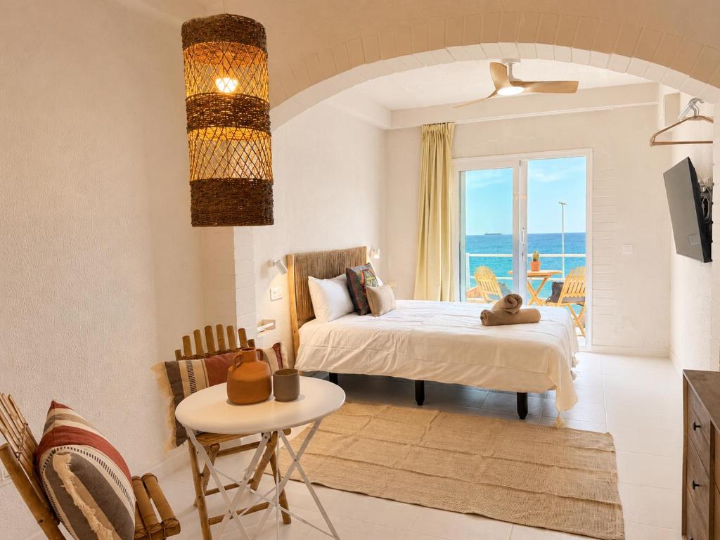 Surf House 6