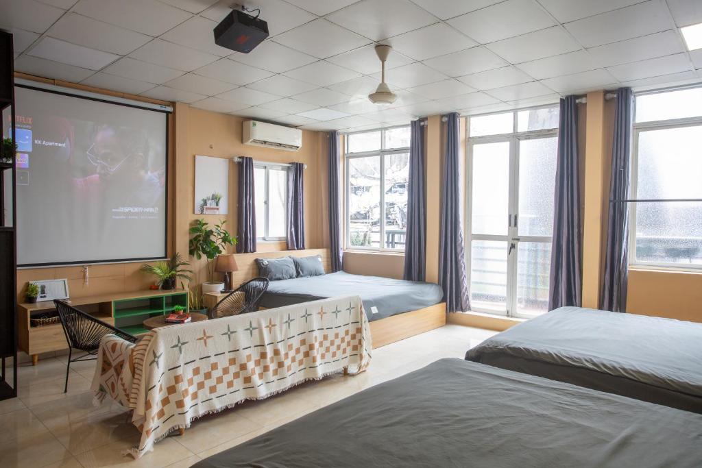 KK Apartment, Old Quarter, CityView, Big Group, Cinema - Appartamento Con Tre Camere Da Letto