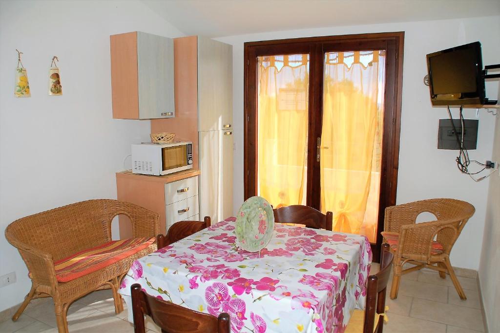 Stefania Apartments a Porto Pino - Lussuosi Appartamenti