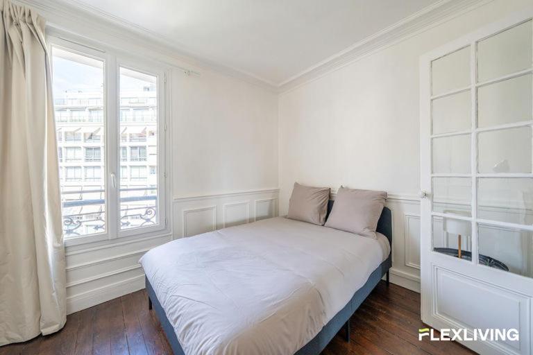 1BR flat Passy district near Eiffel Paris 16è
