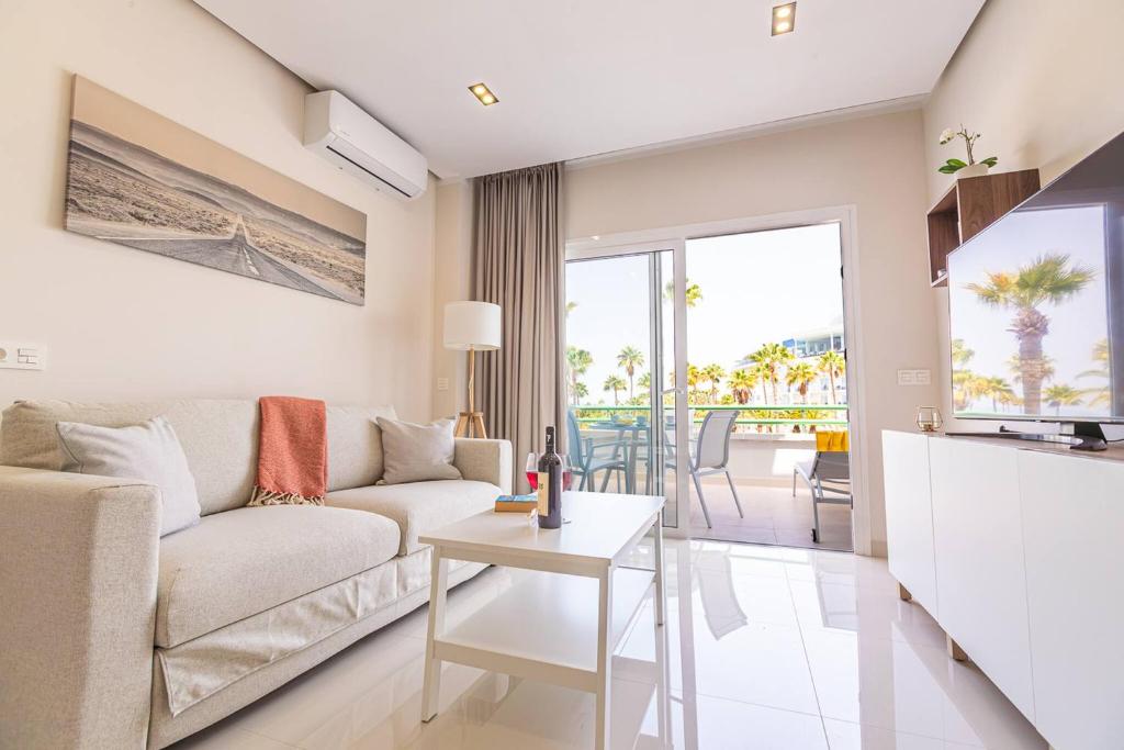 Apartment in beachfront complex in El Duque area, Costa Adeje
