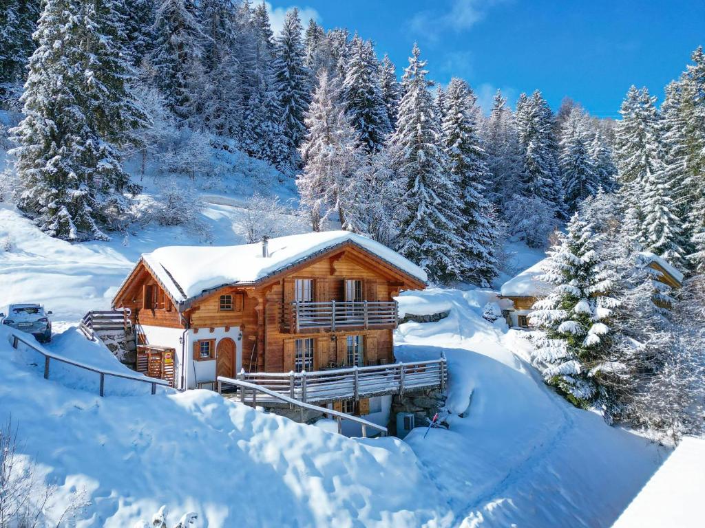 Chalet Orange