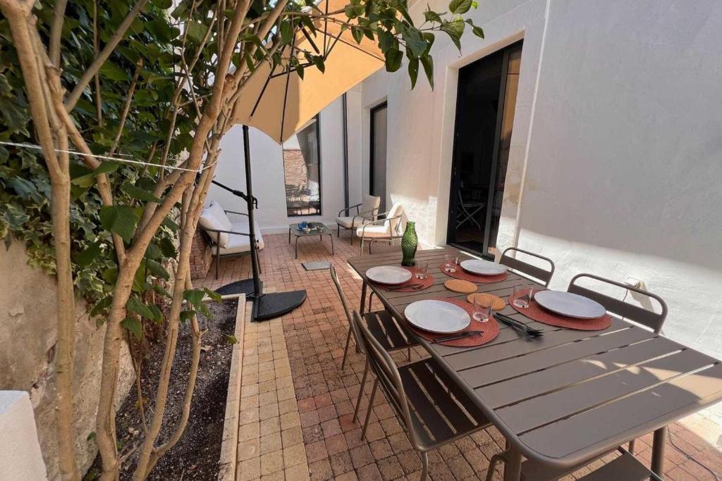 Renovated house in Arcachon center with patio