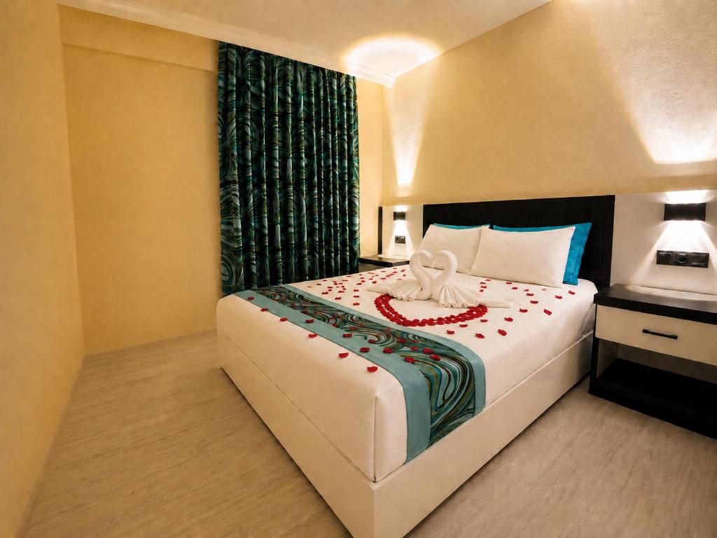 فضای داخلی Side Meryam Suit Deluxe Hotel در آنتالیا - تصویر ۳