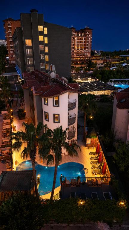 Side Meryam Suit Deluxe Hotel در آنتالیا