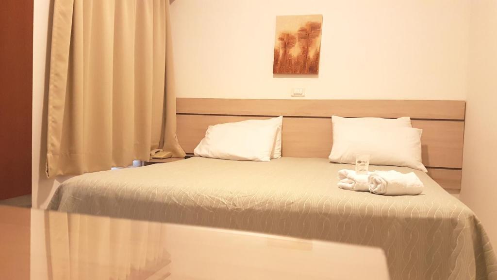  Ellus Hotel