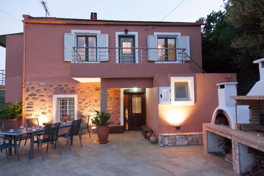 Traditional Villa Olea-Renieri