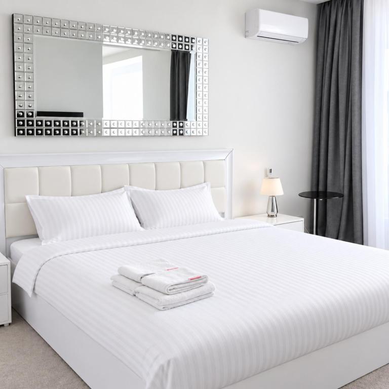 Riverview apartment in the Riviera