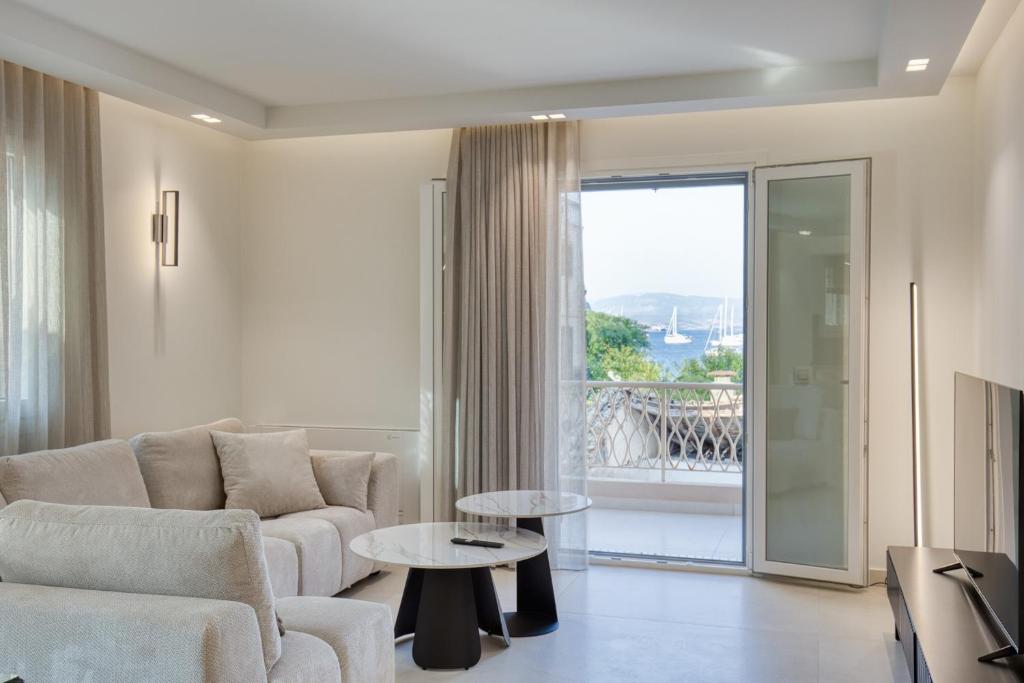 Coryfes Luxury Apartments