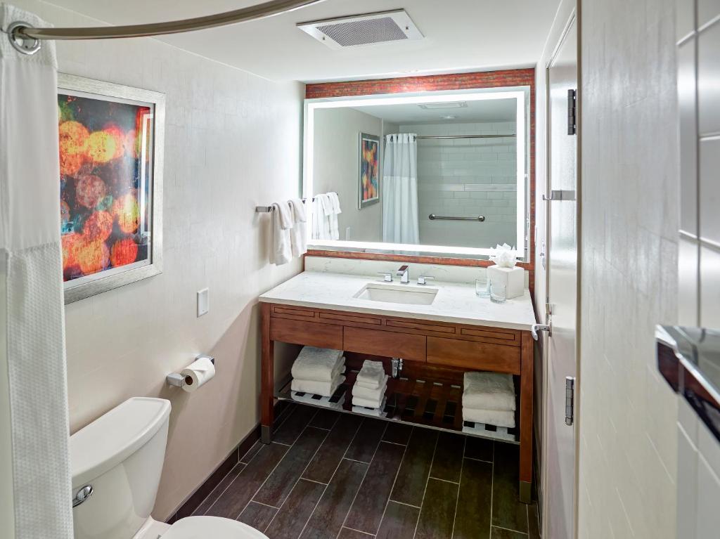 Mystic Lake Casino Hotel - King Room - Rauchen