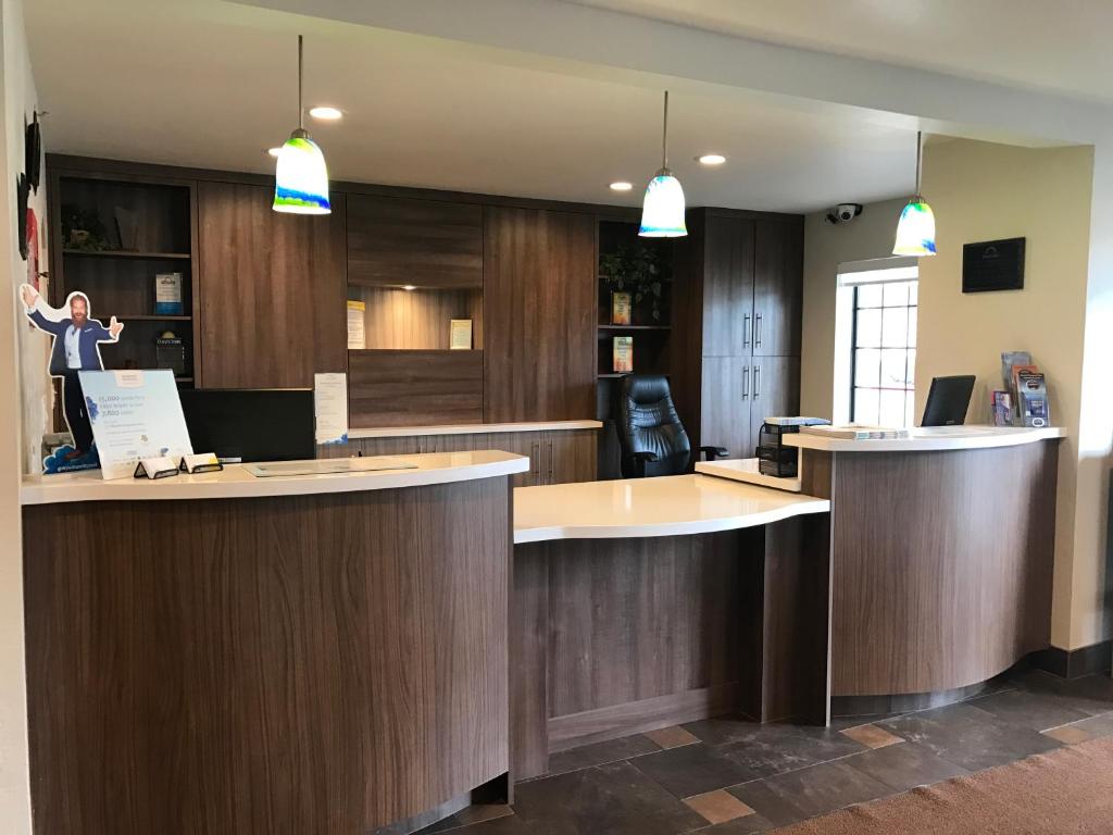 Vstupní hala nebo recepce v ubytování Days Inn & Suites by Wyndham East Flagstaff