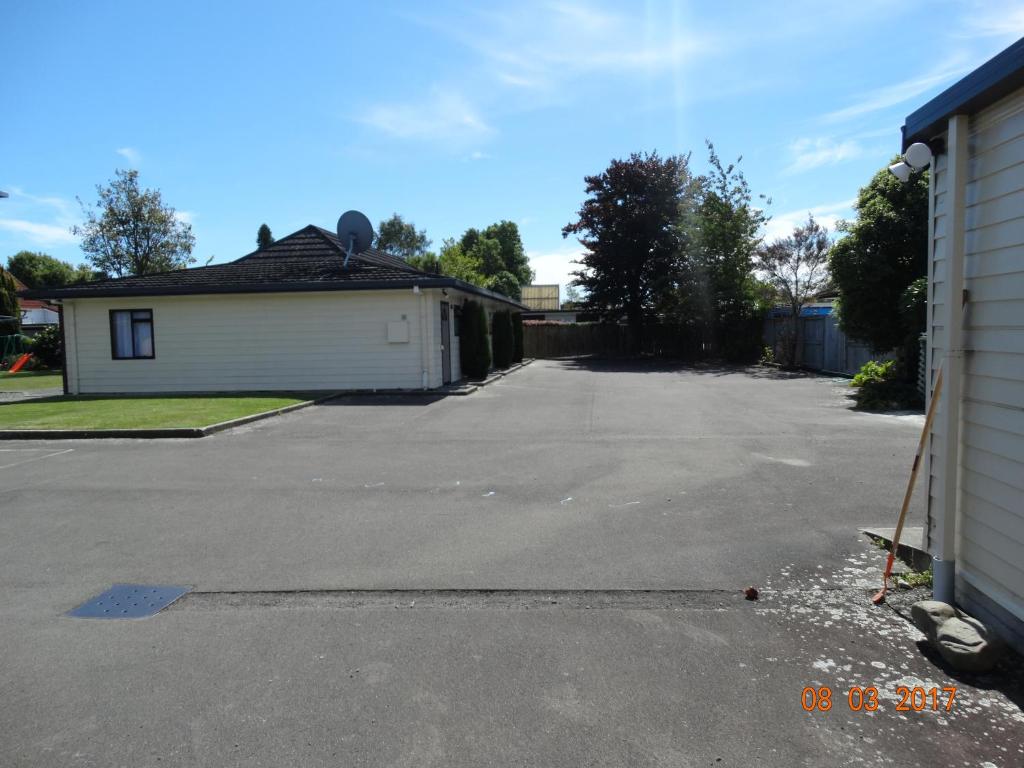 Ambassador Motel - Resim 22