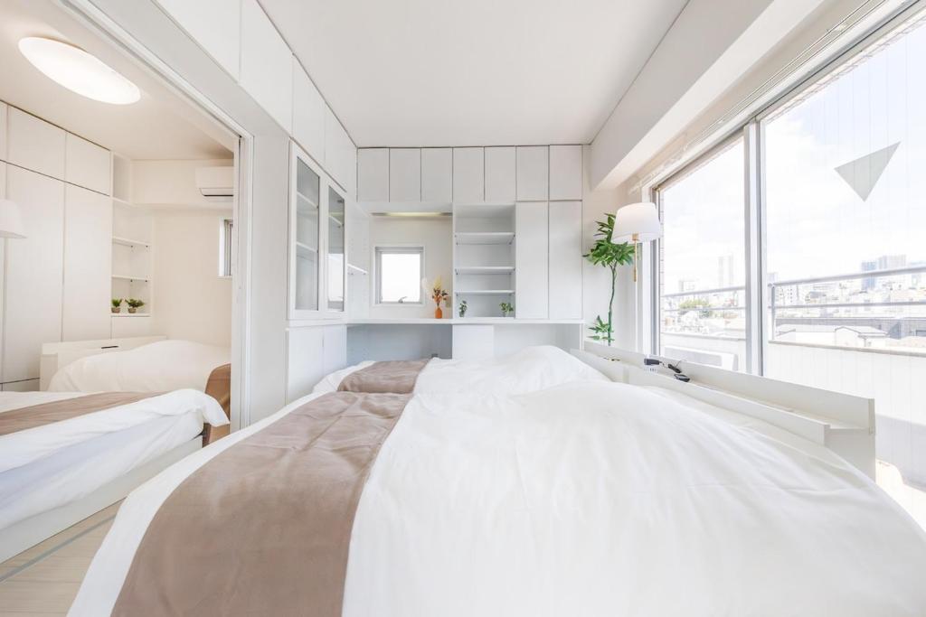 8 mins walk from Ikebukuro, 6 mins from Kanamecho Station, Max 4 ppl, Direct access to Tokyo, Shinjuku, and Shibuya