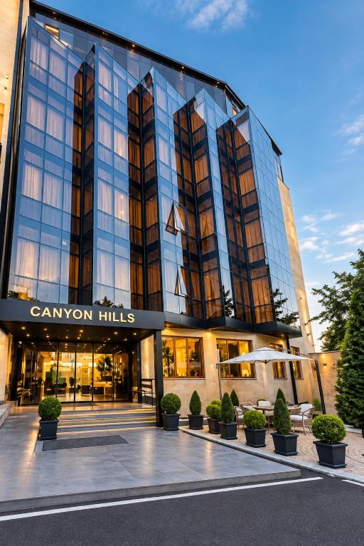 Canyon Hills Hotel در ایروان