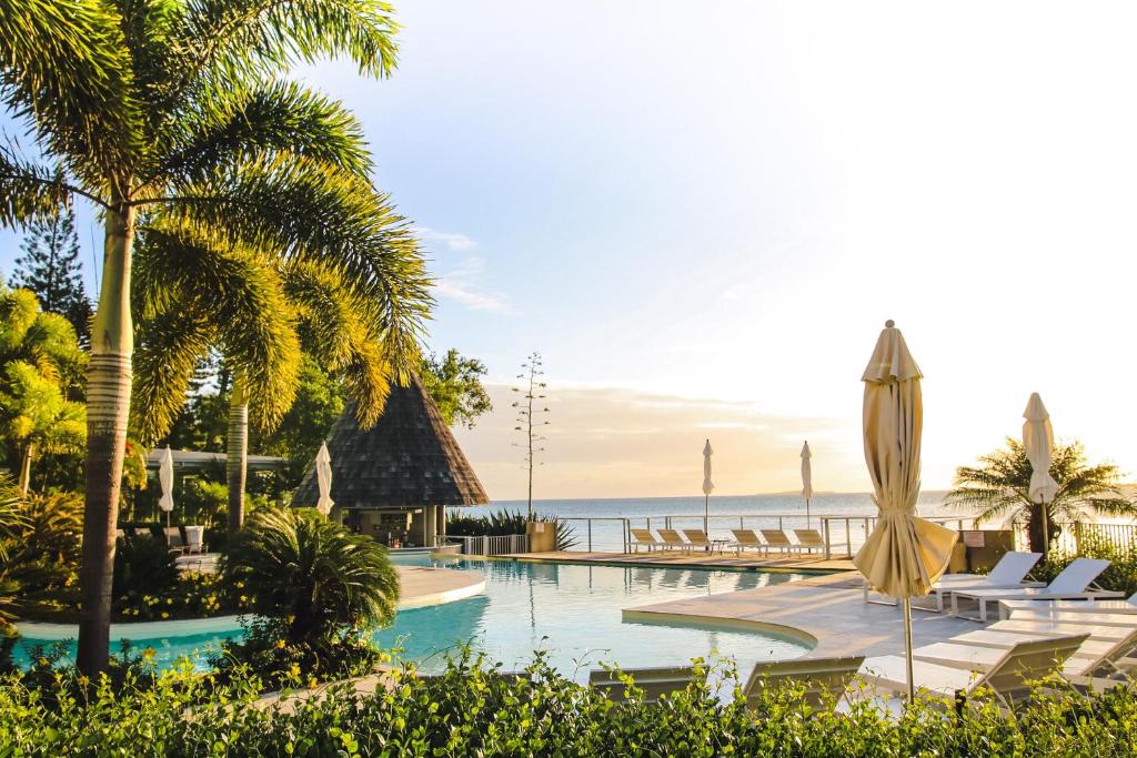 Bazén v ubytování Chateau Royal Beach Resort & Spa, Noumea nebo v jeho okolí