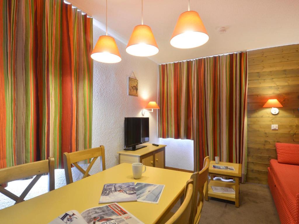 Studio chaleureux au centre, vue pistes, animaux acceptés