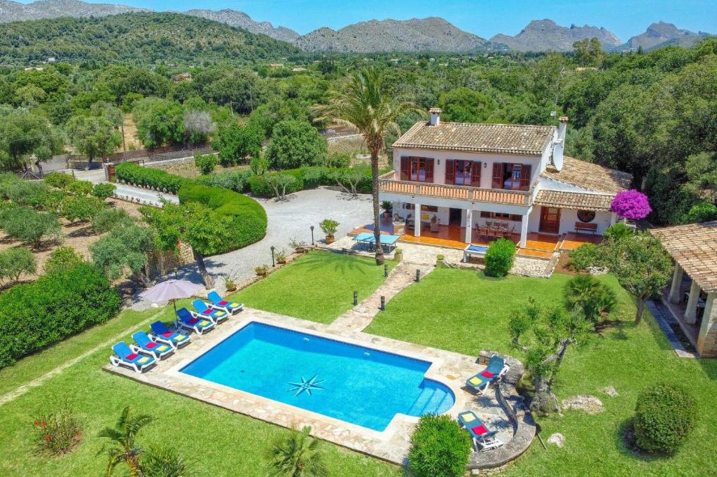 Villa Busqueroles by Villa Plus