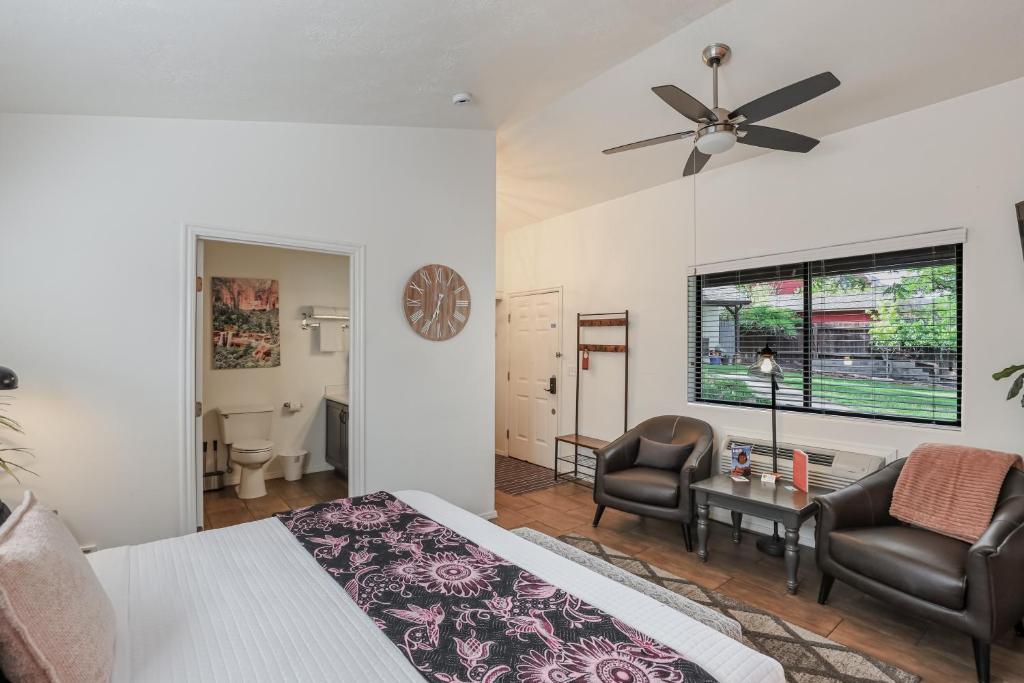Red Rock Inn Cottages - 