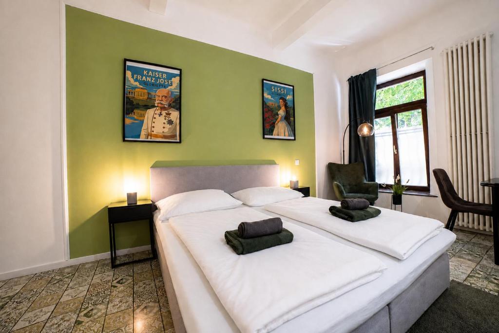 Your Stylish Vienna Stay Near Schonbrunn Palace 24-7 Check-in