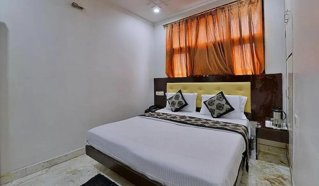 Family Hotel With Hotel PG BY A1Rooms در دهلی نو