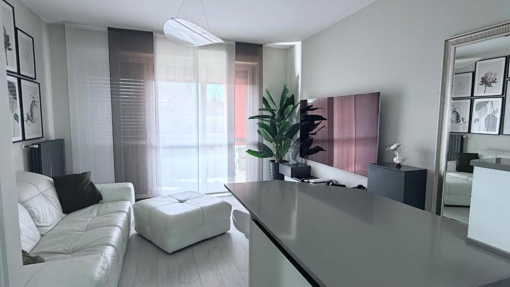Jason Home con terrazzo e Metro Rogoredo 2 min