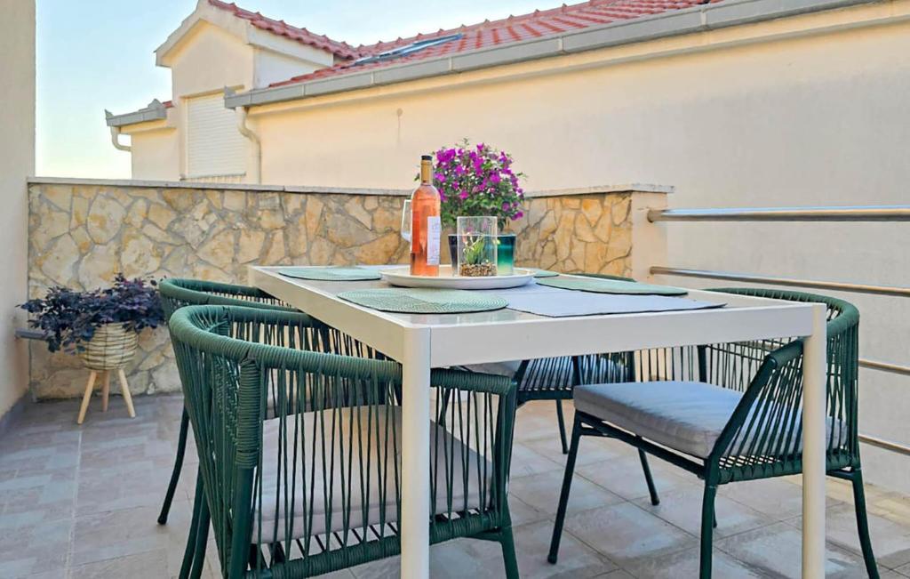 Lovely Home In Kastel Stafilic