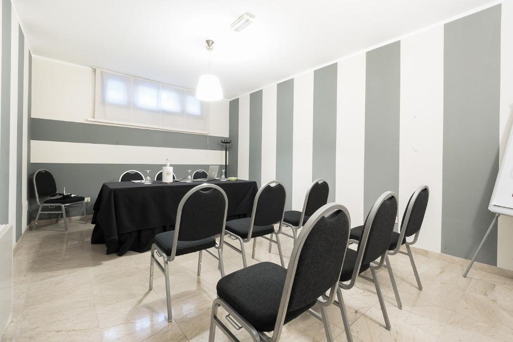 Zona business o sala de conferencias en Hotel Garibaldi