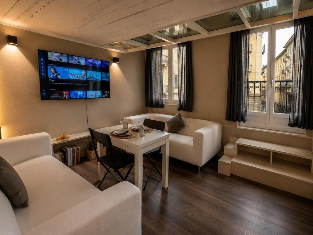 CityLife Urban Loft - 3 Level Design Apartment