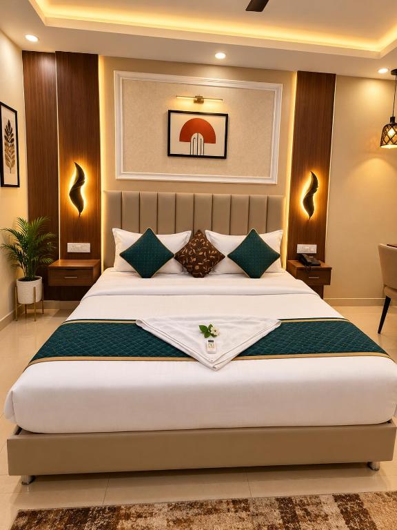 Hotel Frolic Near Noida Metro Station 52