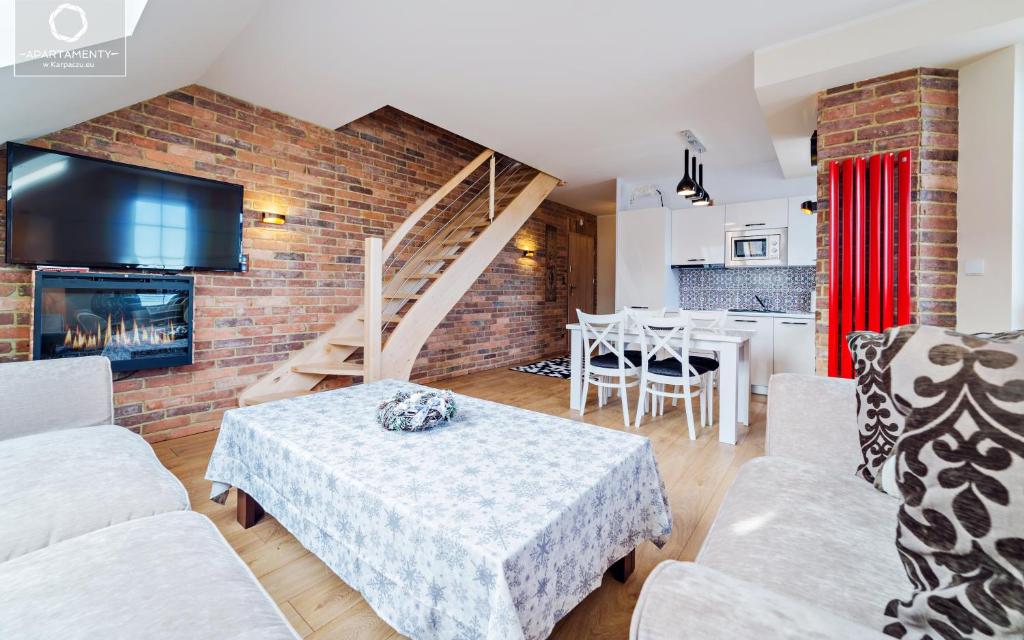 Posedenie v ubytovaní Wonder Home - Apartamenty w spokojnej okolicy, z widokiem na góry