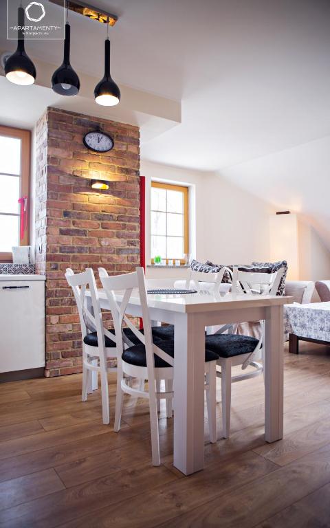 Fotografia z galérie ubytovania Wonder Home - Apartamenty w spokojnej okolicy, z widokiem na góry v destinácii Karpacz