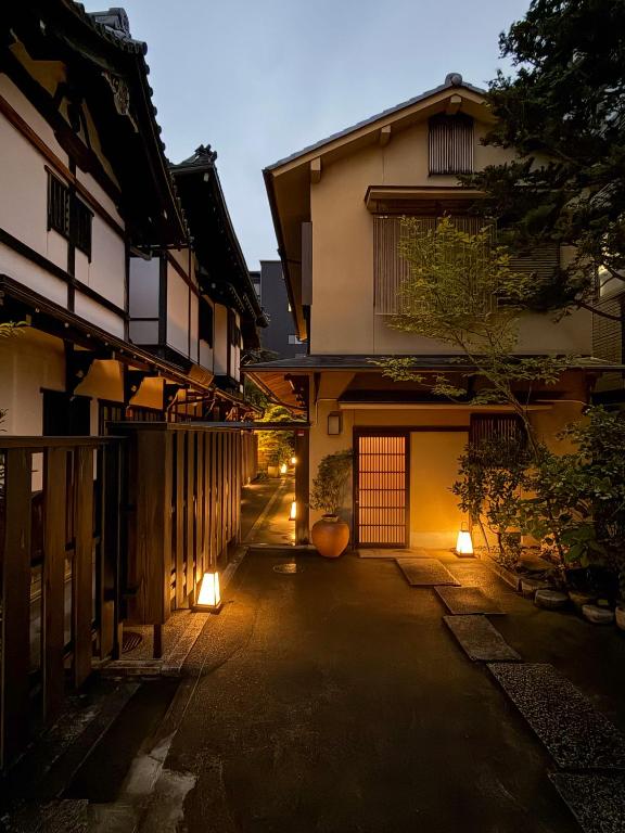 KANETSUNE - Exclusive Heritage Villa in Central Kyoto Temple Grounds