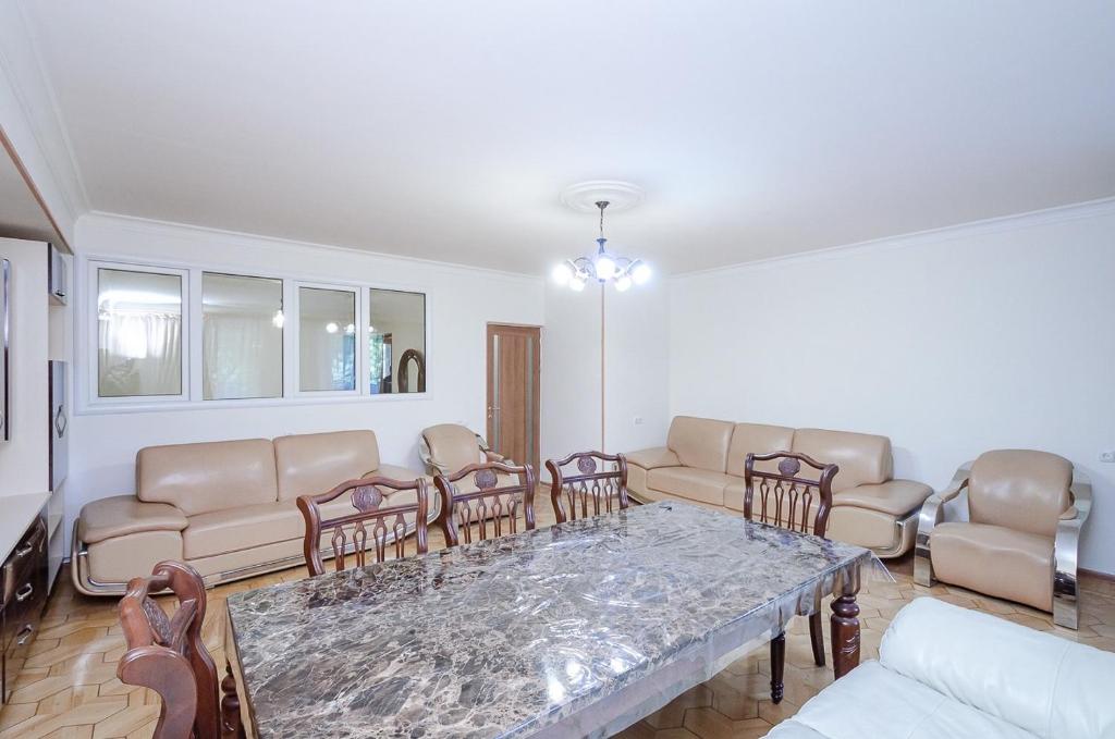لابی و فضای عمومی X15 Great apartment in the very center - تصویر ۵