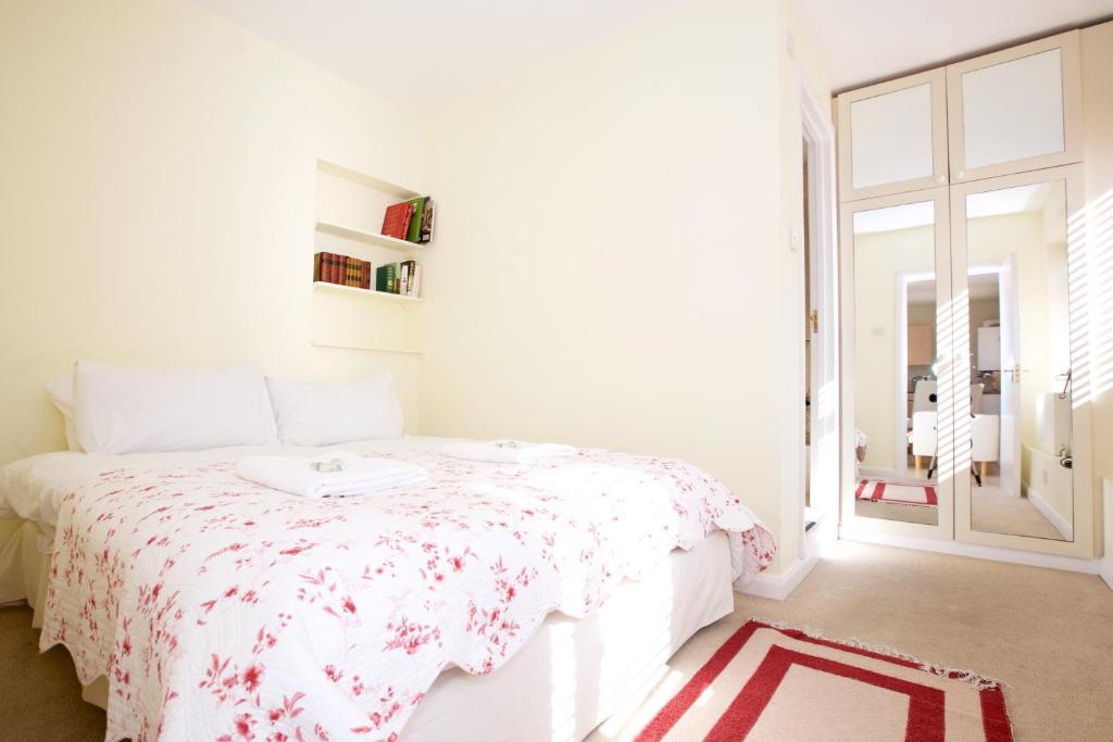 Gallery image of 1 bed flat in Chelsea off the Kings Road sleeps 4! in London