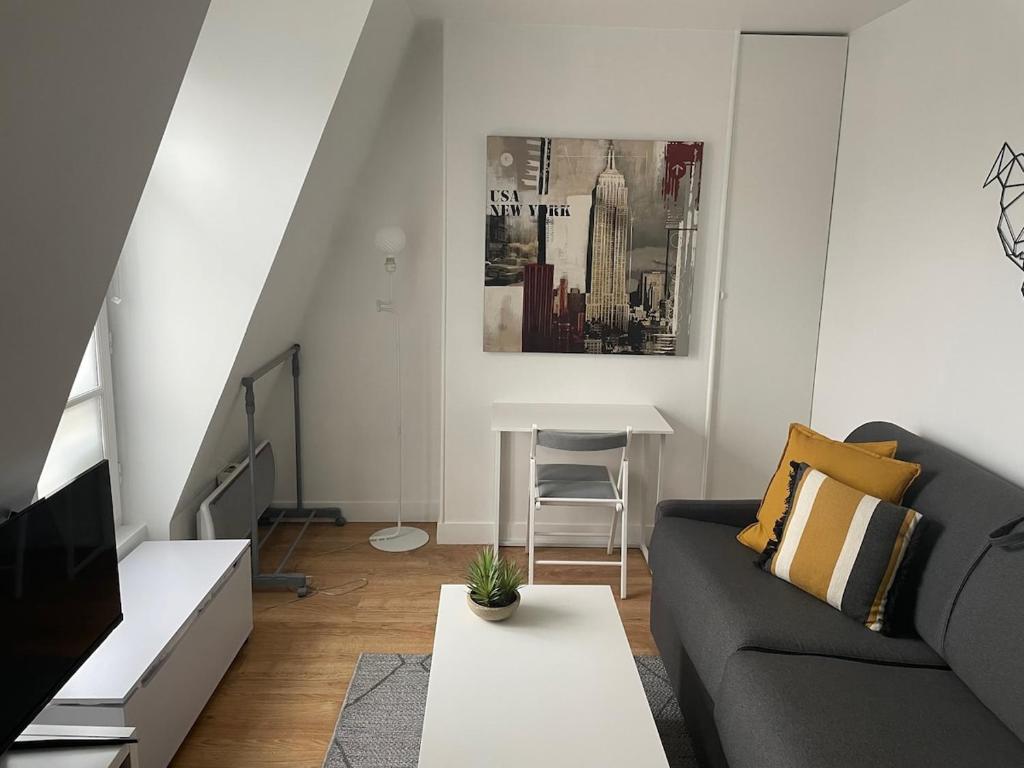 Bright and cozy studio 30mn from Avenue Niel