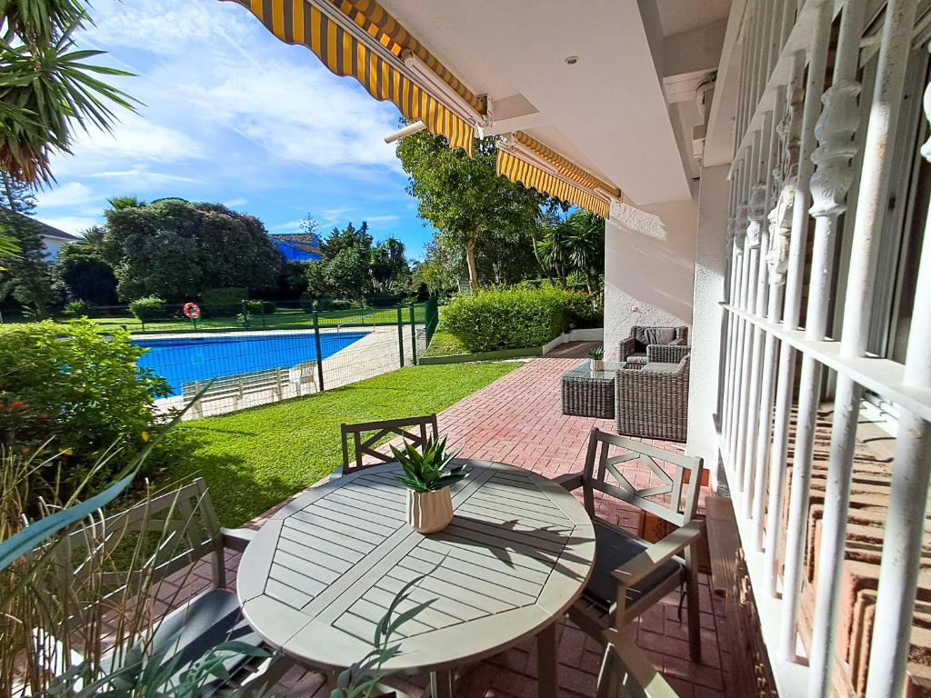 Marbesa Paradise by the Beach with Pool View
