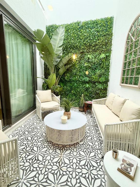 Luxury Townhouse with Garden Cascais Historic Center