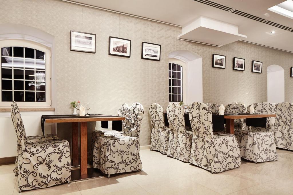 Posedenie v ubytovaní Hotel Miodowy Młyn