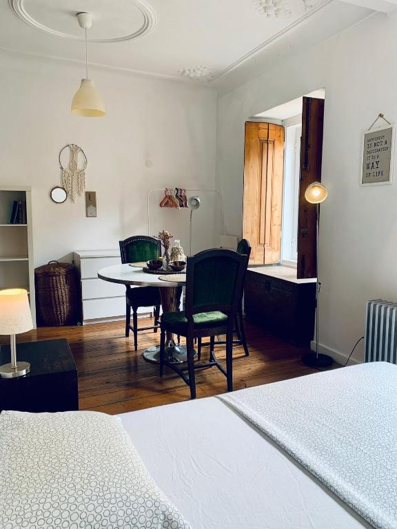 Studio for young couple in Bica
