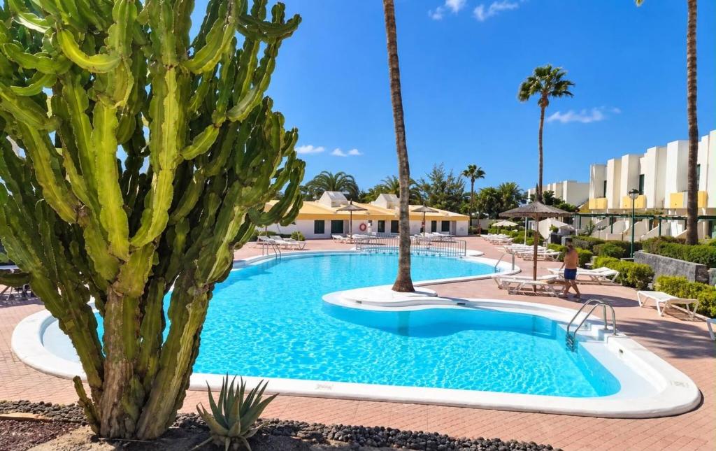Maspalomas Bungalow: Pvt Terrace Pool BBQ AC
