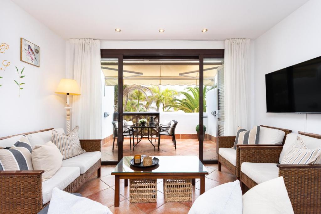 Cozy apartment, new decoration Paradise suites by Anne Adeje