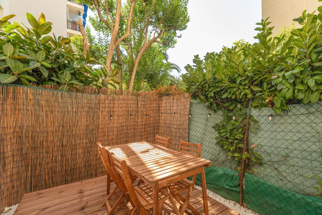Printemps Terrasse 6 personnes Juan les Pins Centre