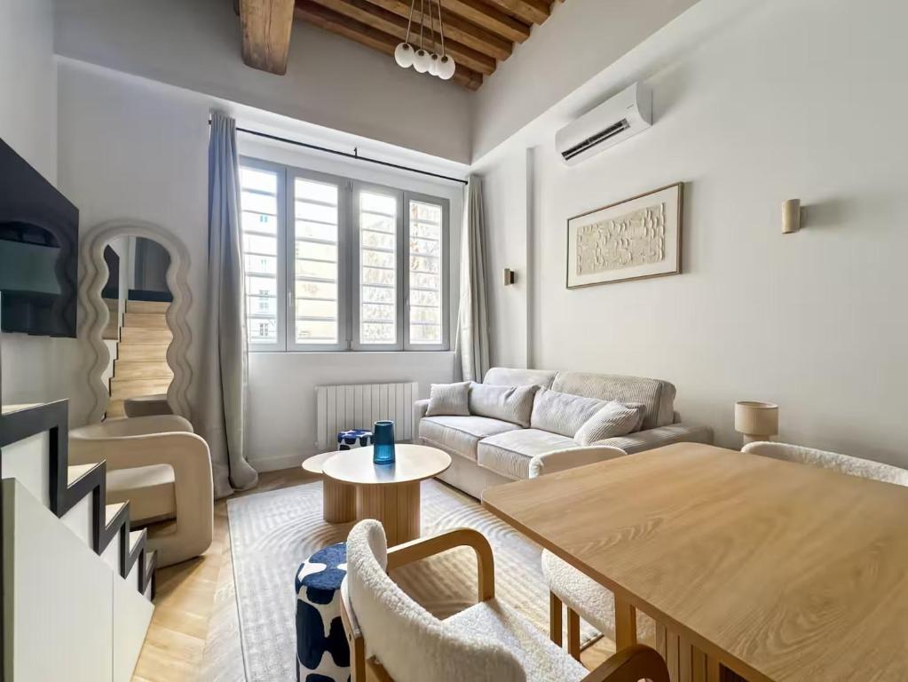 Exceptional loft - sleeps 10 - Place Bellecour