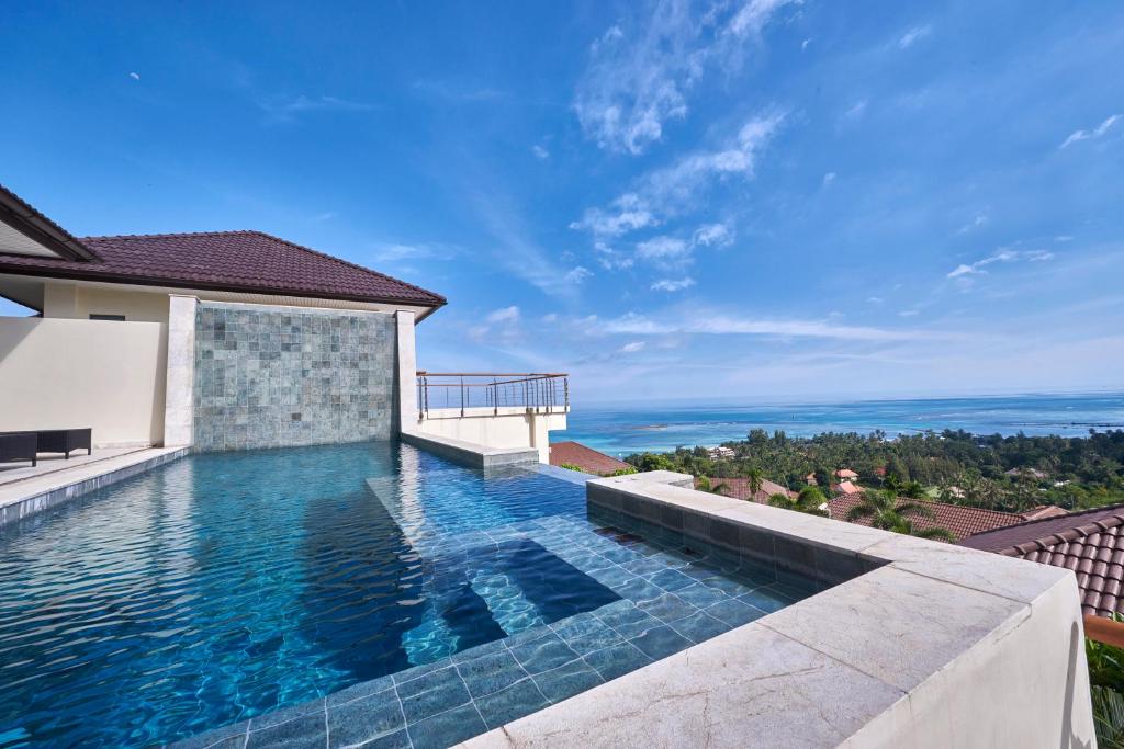 5 Bedroom Seaview Villa Lamai SDV135-By Samui Dream Villas游泳池或附近泳池