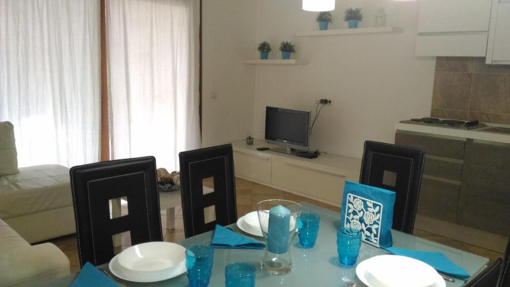 Casa Rubina a Porto Pino - Confortevole Villa con Giardino