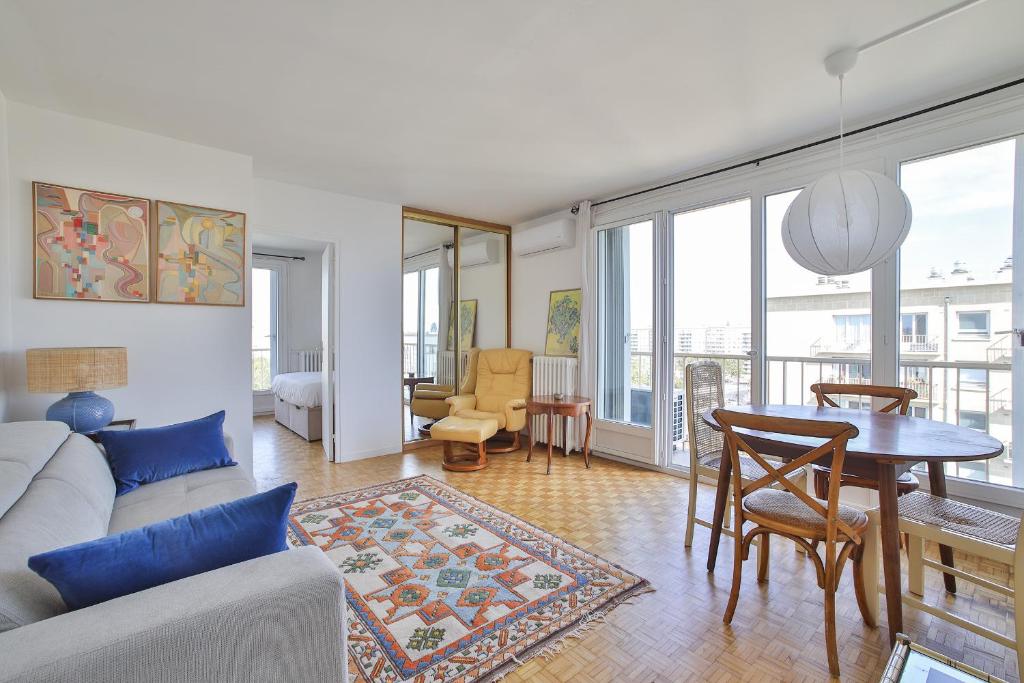 Apartment in the sky of Paris