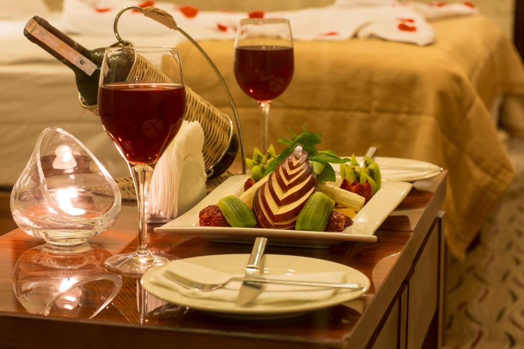 Uchisar Kaya Otel - Arched Room With Panoramic View And Balcony