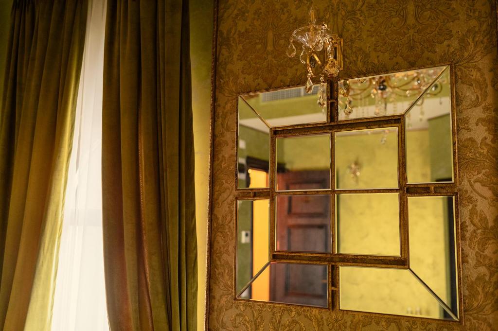 Belle Epoque Boutique (Adult Only) - Deluxe Queen Room