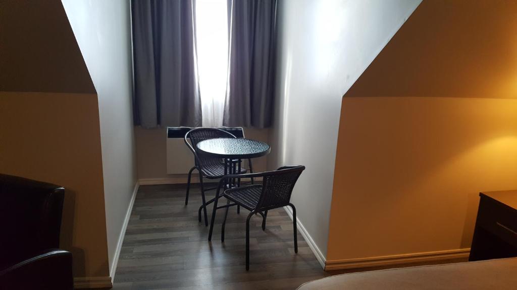 Un lugar para sentarse en Travelodge by Wyndham Roberval