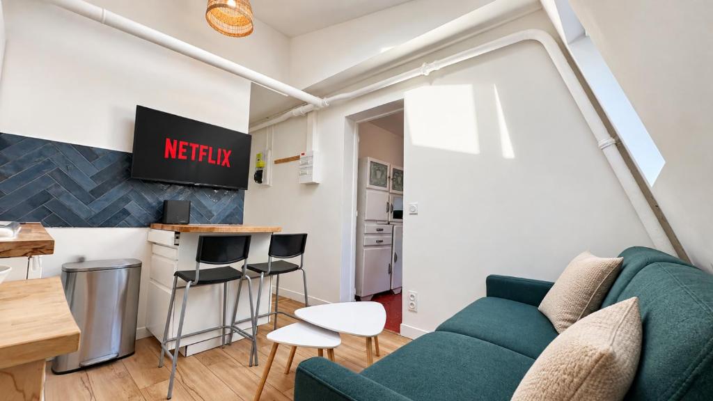 1BR Apartment in Vibrant Latin Quarter with Netflix